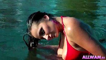Brunette Shows Nipples In Public Swim